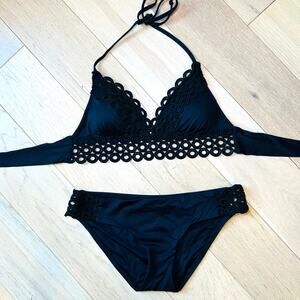 BECCA Women’s Black Halter Bikini Set – Circular Crochet Lace Trim Size Small